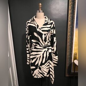 H&M Black and White Monstera Leaf Print Wrap Top Size S